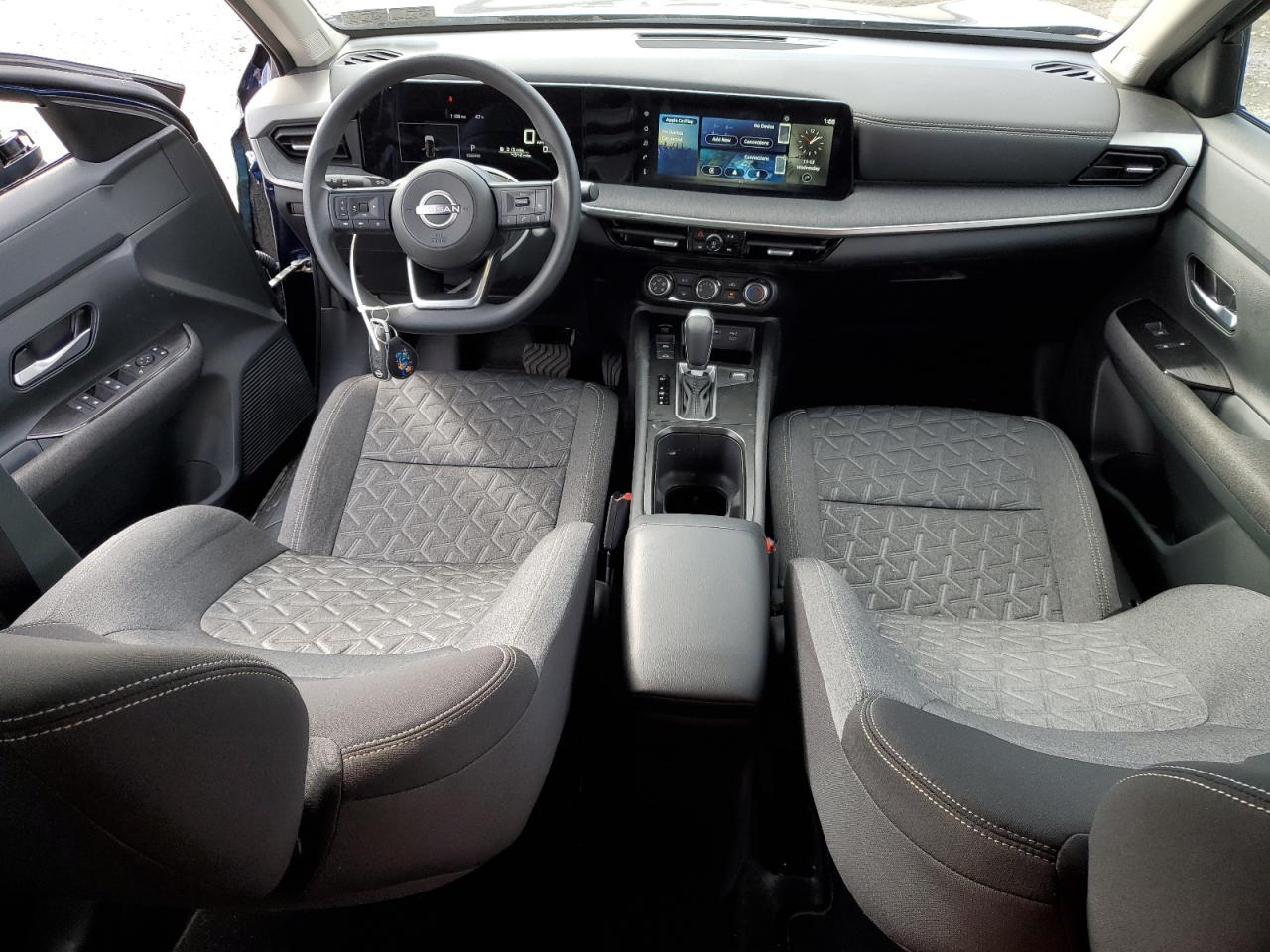 2025 NISSAN KICKS