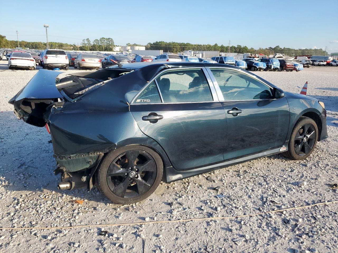 2014 TOYOTA CAMRY