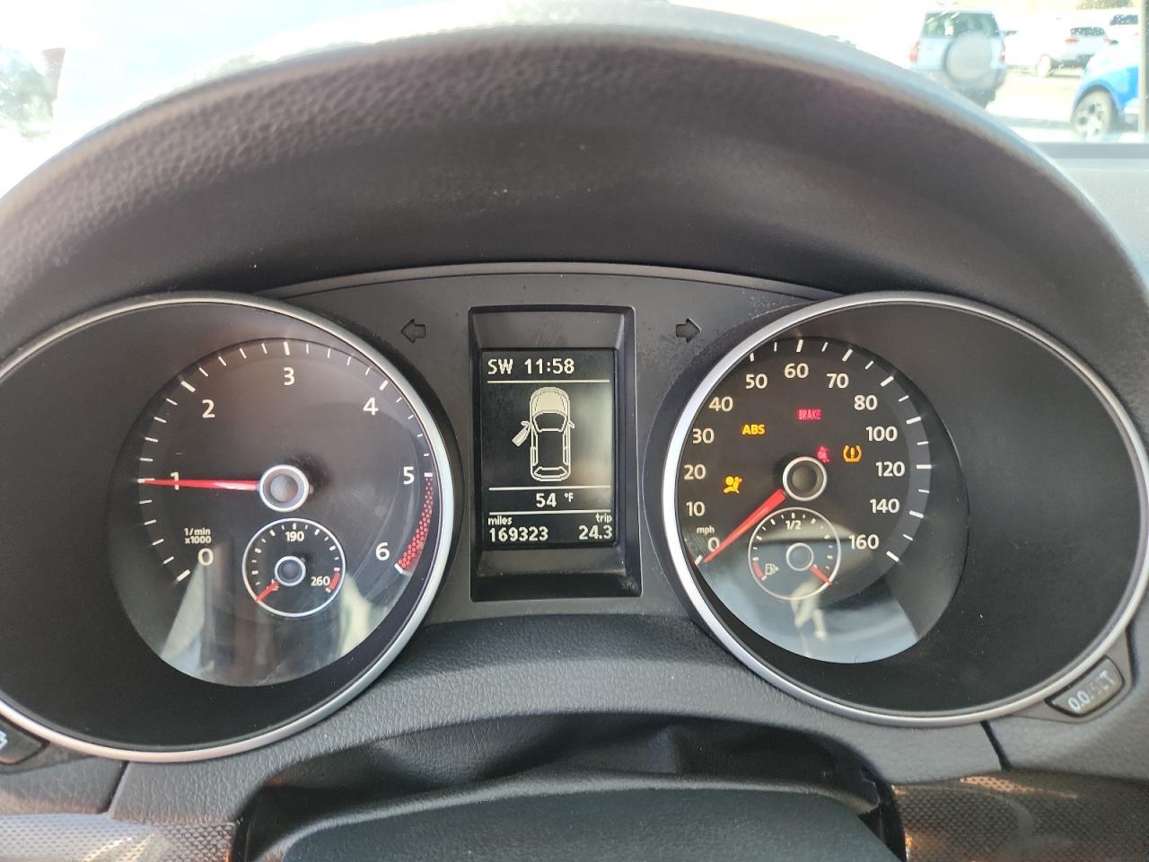 2011 VOLKSWAGEN JETTA