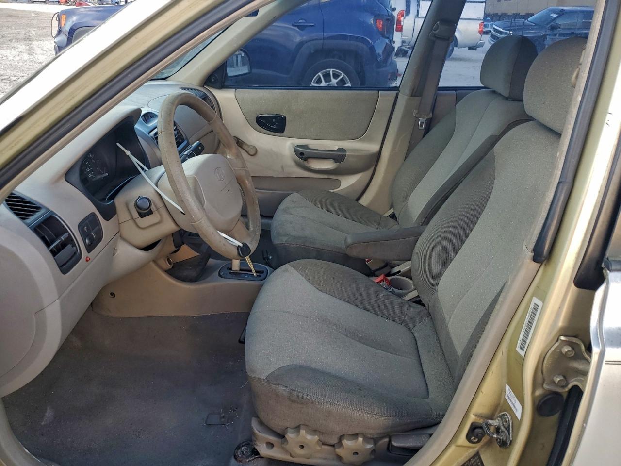 2002 HYUNDAI ACCENT