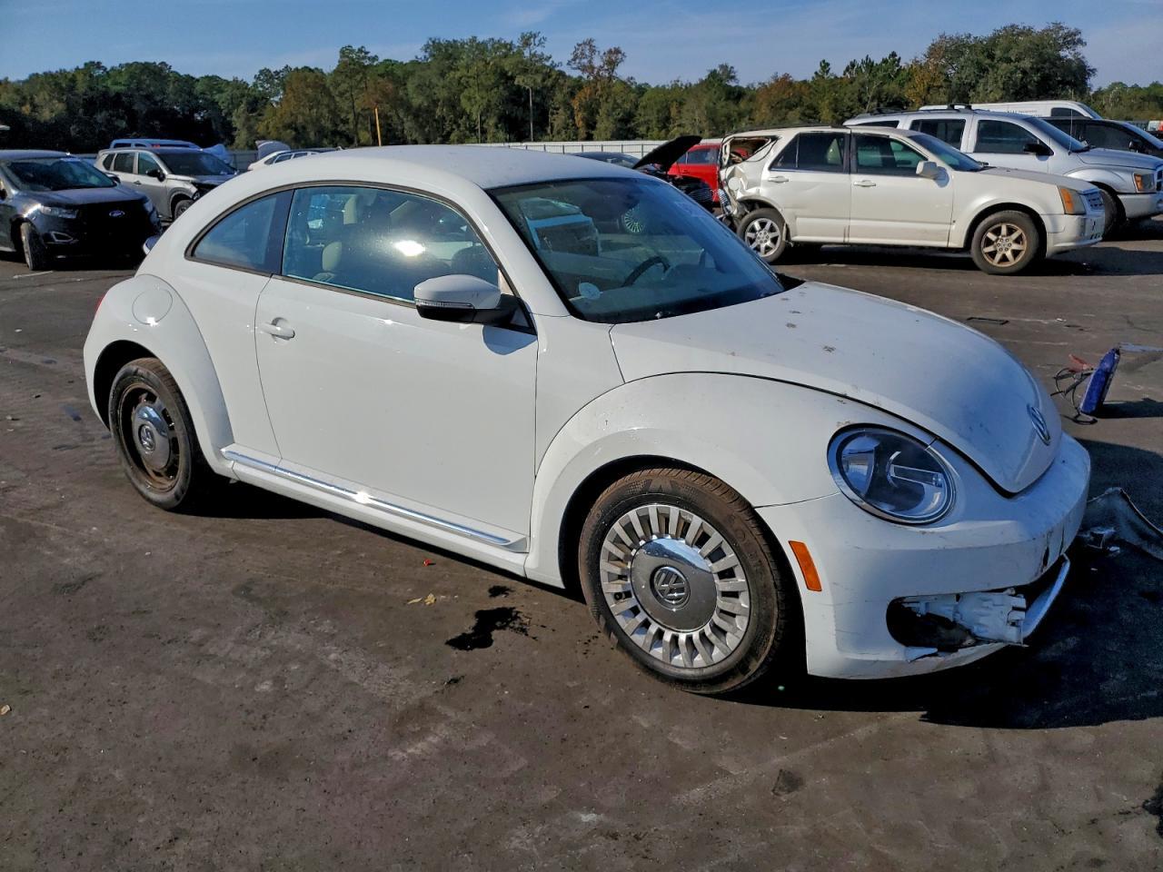 2016 VOLKSWAGEN Beetle