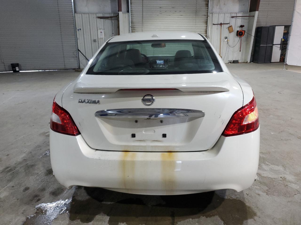 2010 NISSAN Maxima