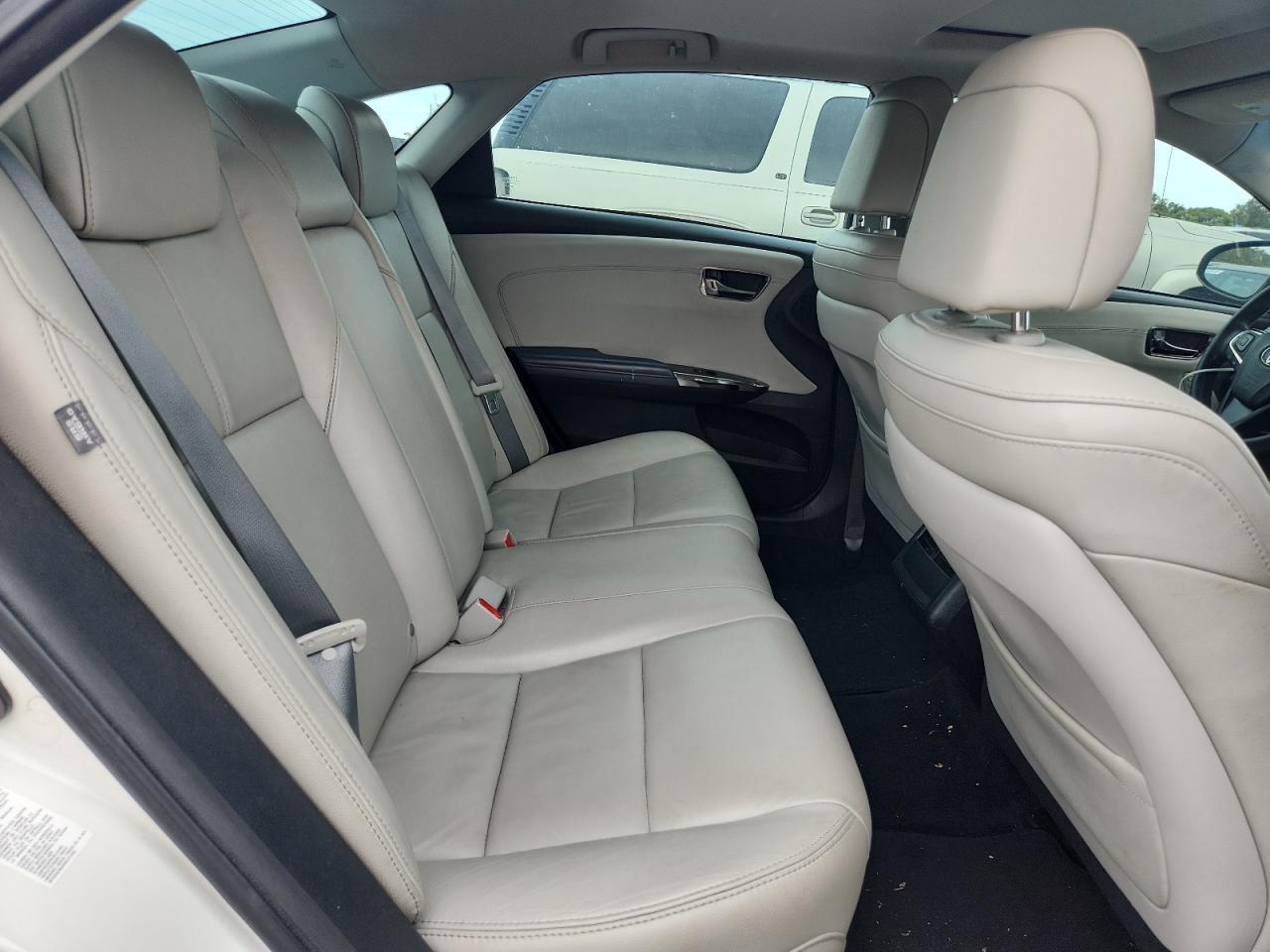 2013 TOYOTA Avalon