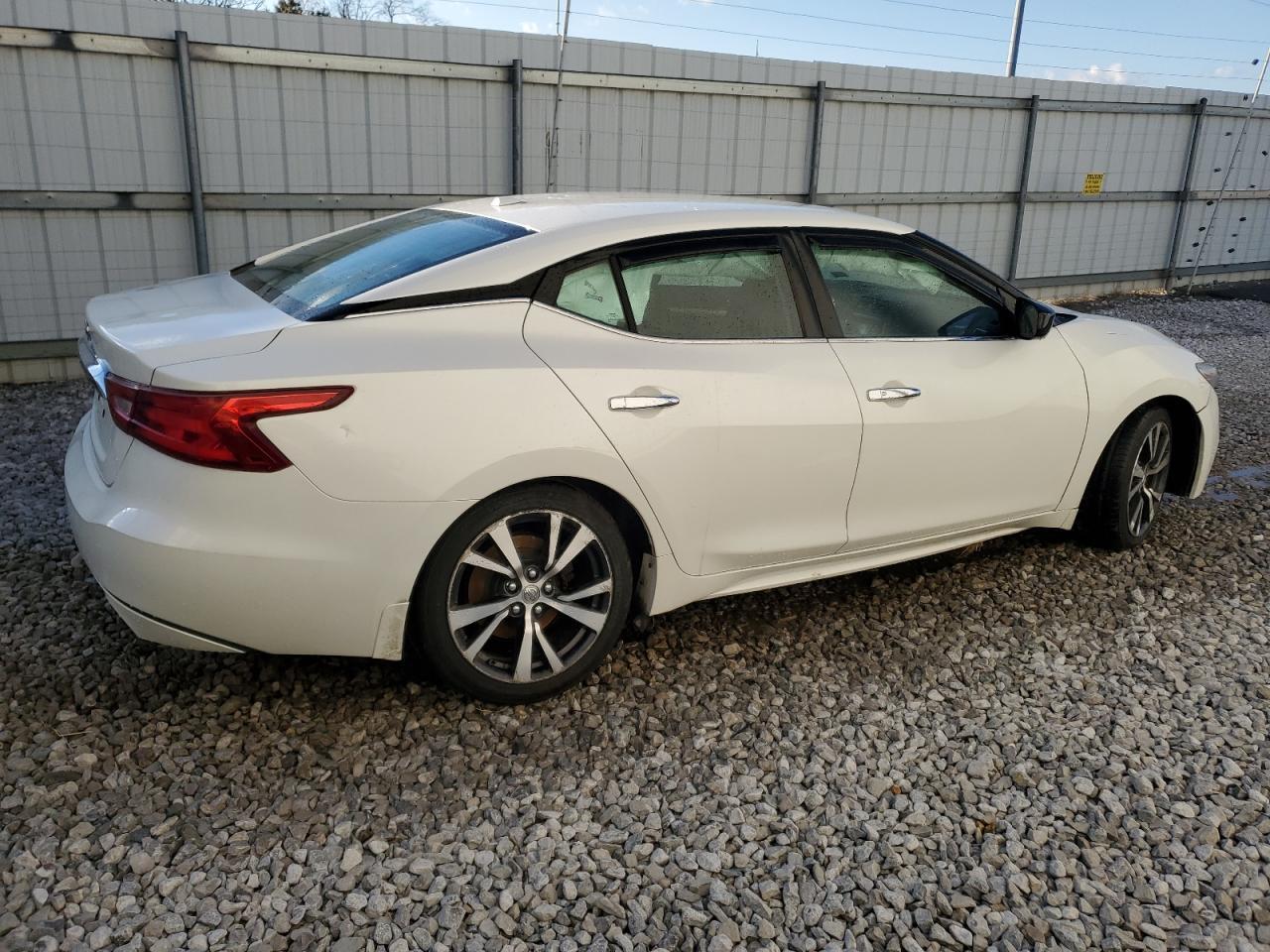 2017 NISSAN Maxima
