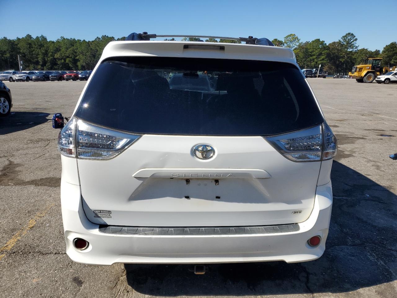 2015 TOYOTA SIENNA