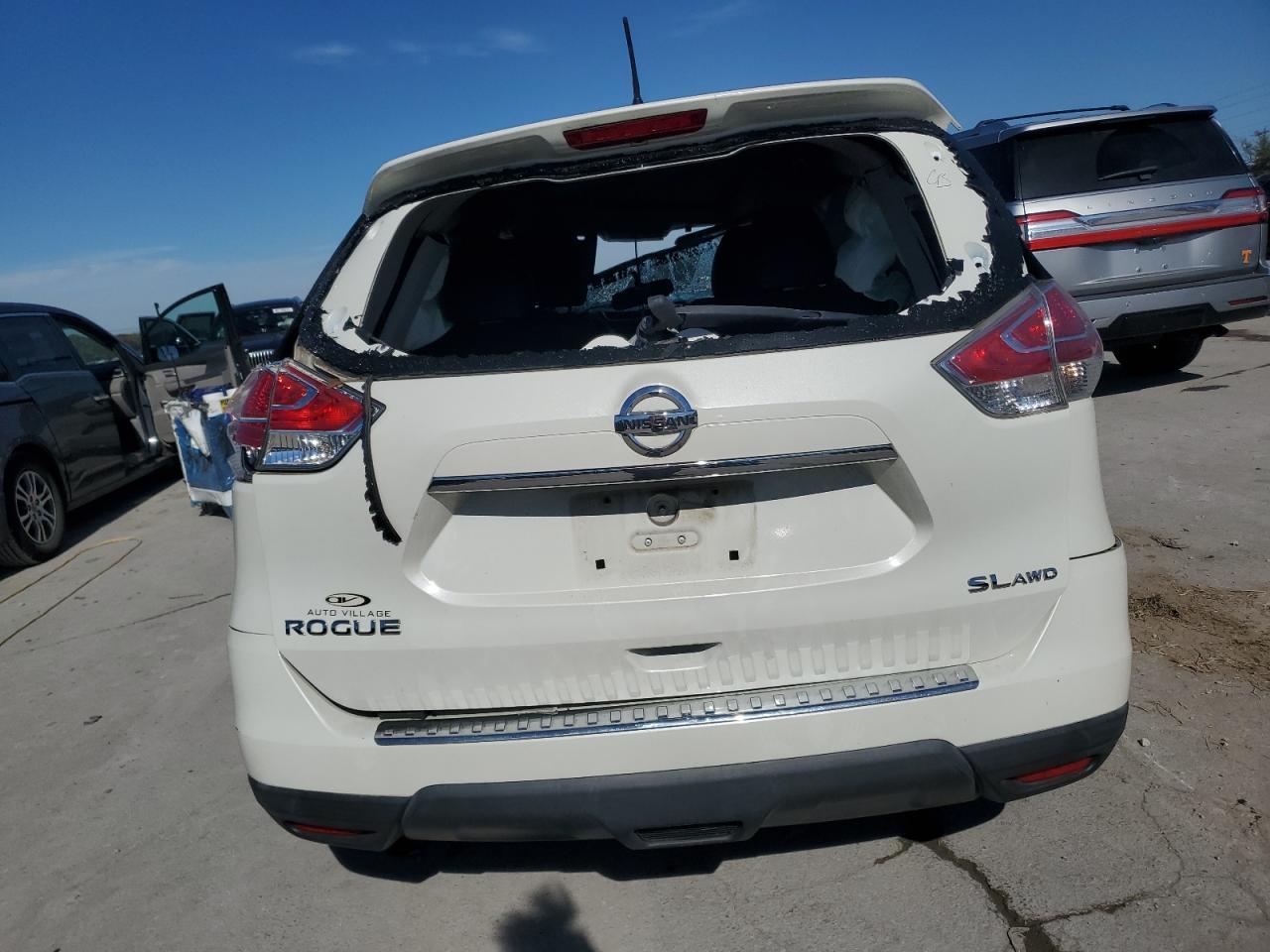 2016 NISSAN ROGUE