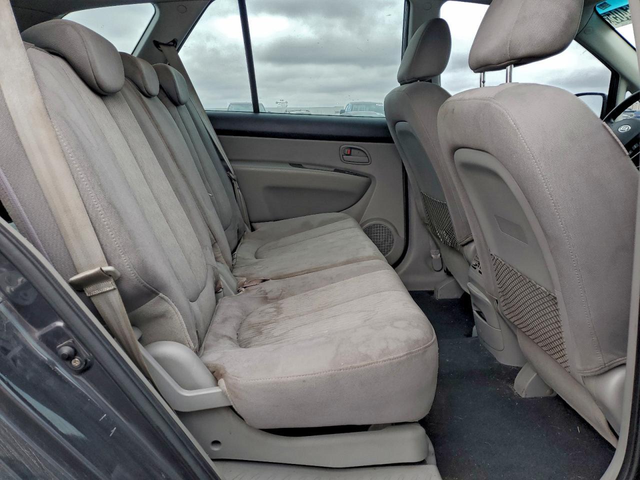 2008 KIA RONDO