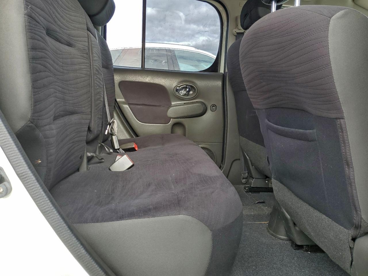 2010 NISSAN CUBE