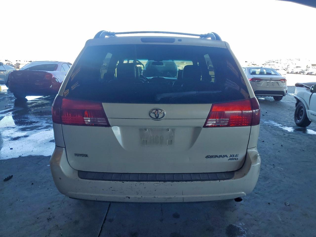 2005 TOYOTA SIENNA