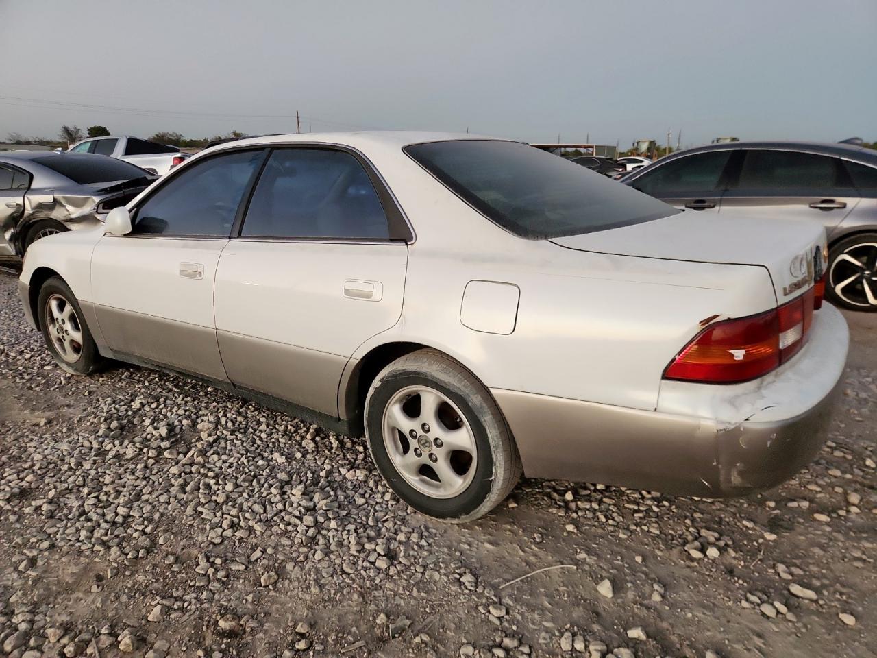 1999 LEXUS Es 300