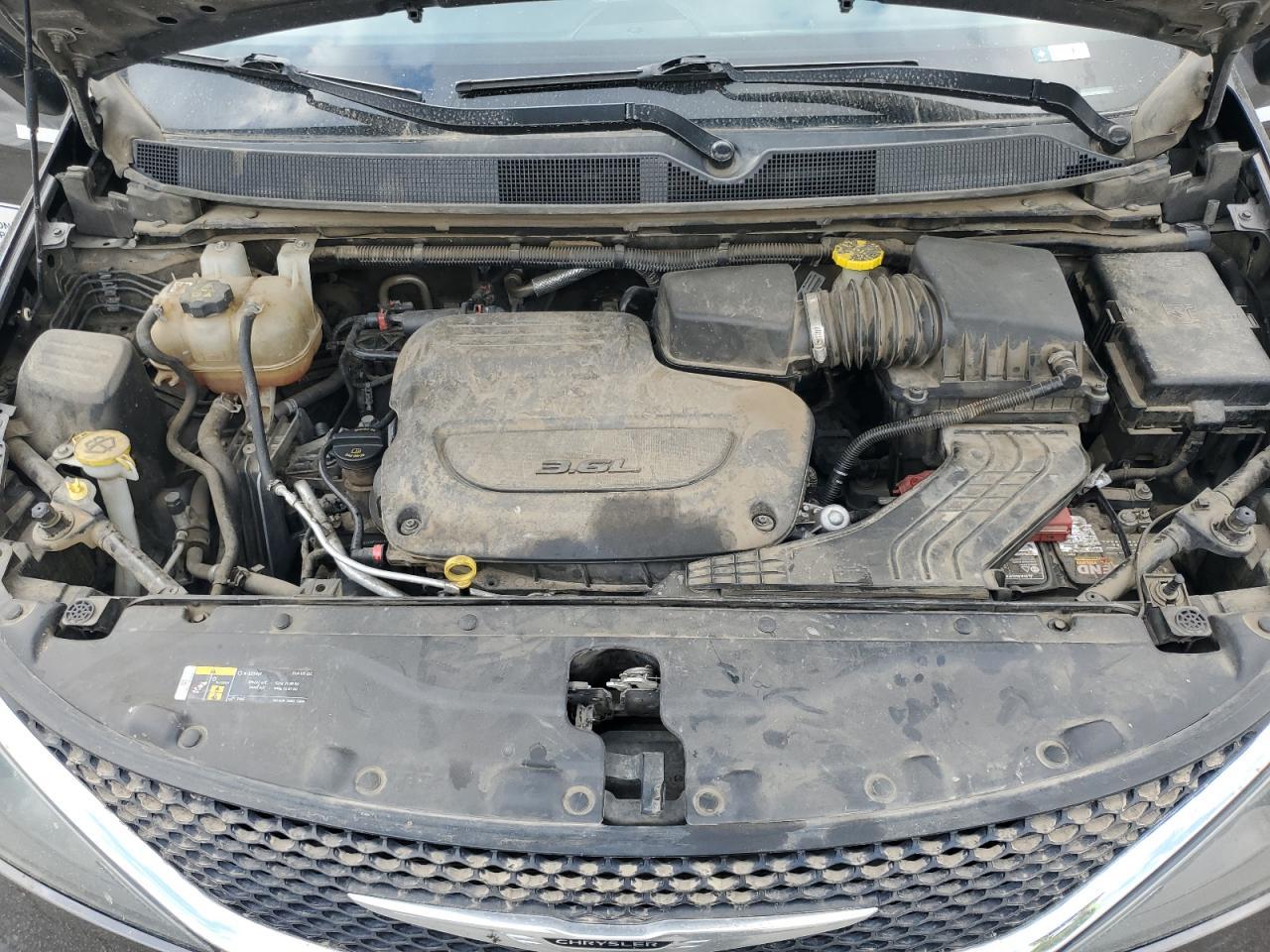 2021 CHRYSLER Voyager