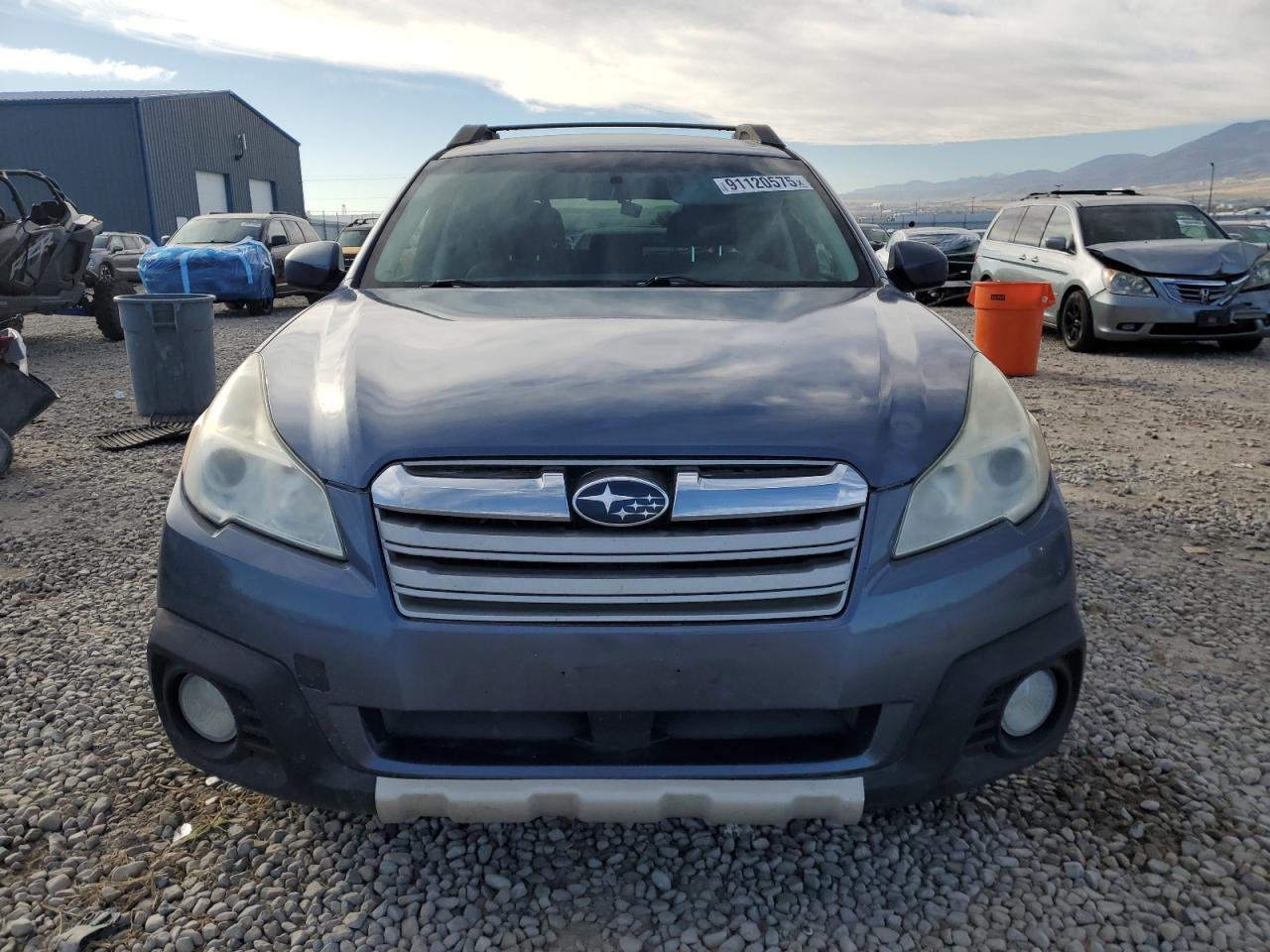 2014 SUBARU Outback
