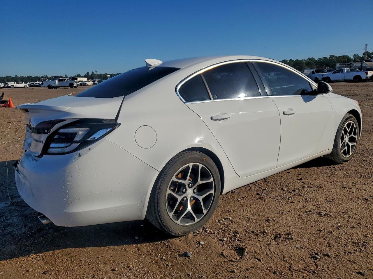 2017 BUICK Regal