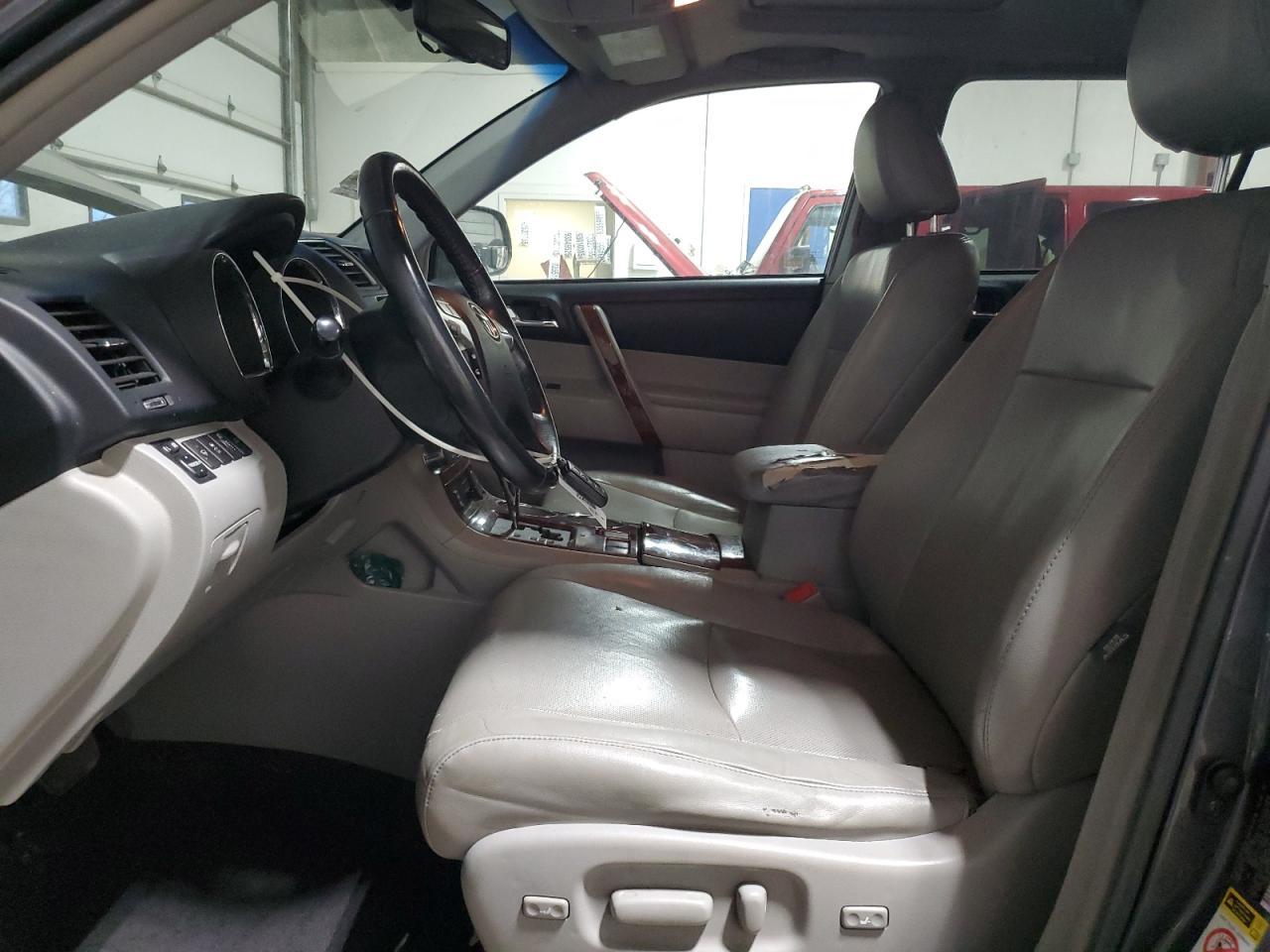 2013 TOYOTA HIGHLANDER