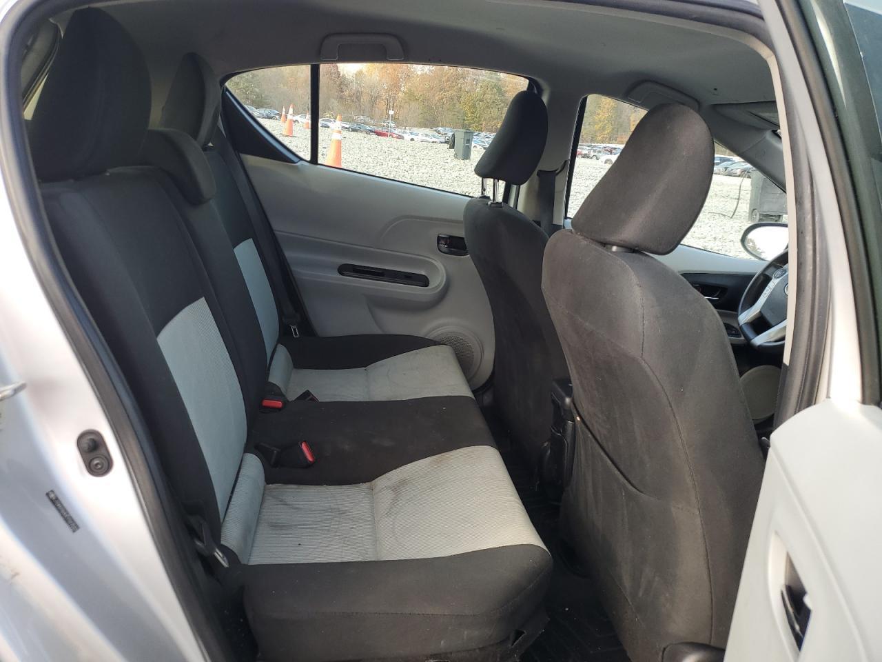 2012 TOYOTA Prius c