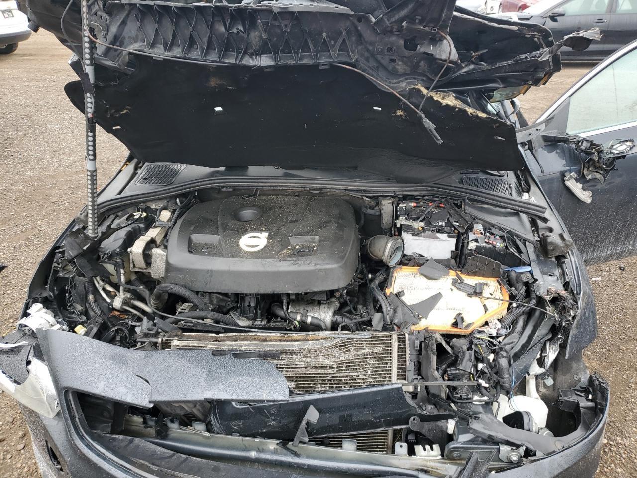 2015 VOLVO S60