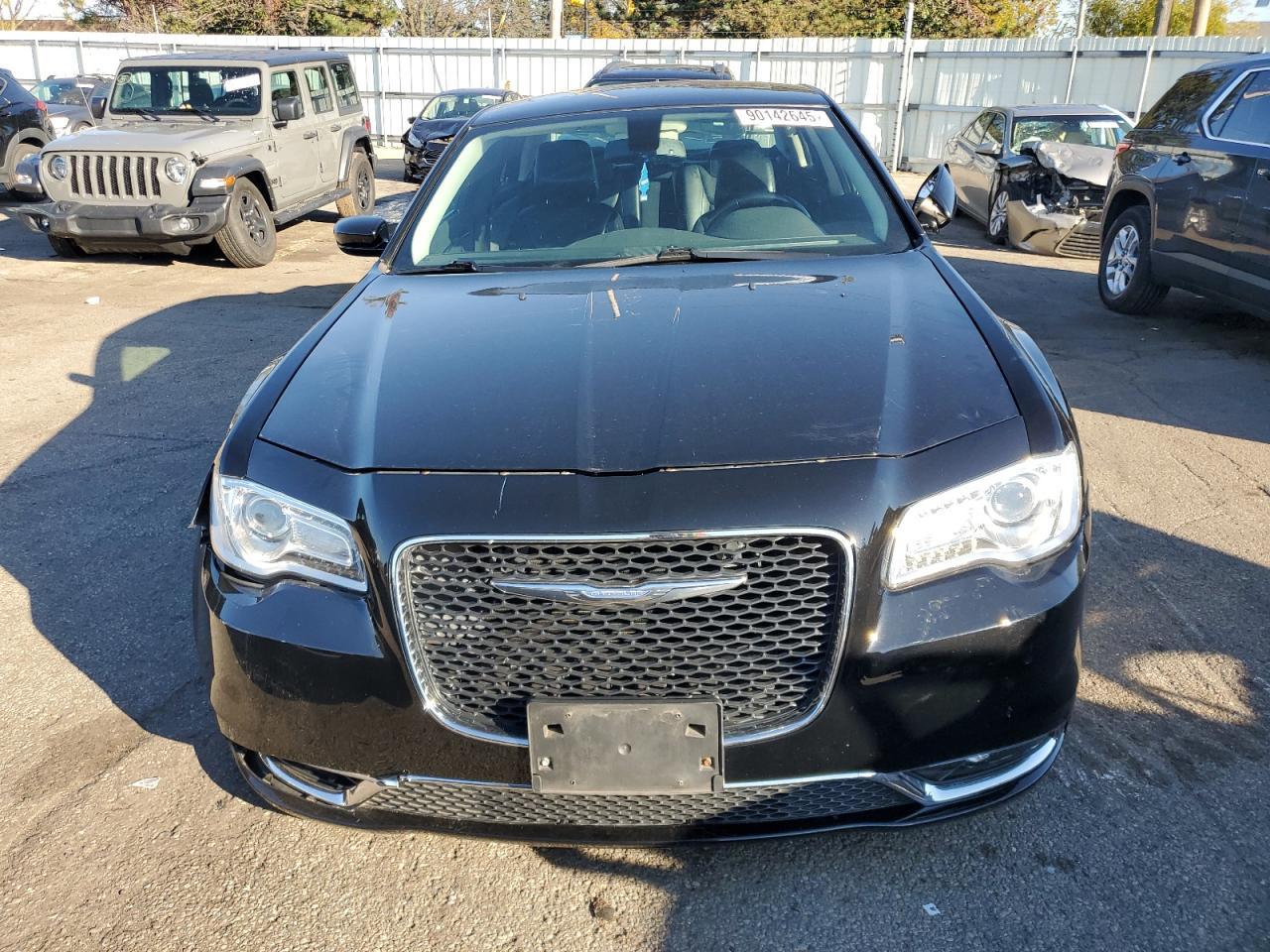 2017 CHRYSLER 300
