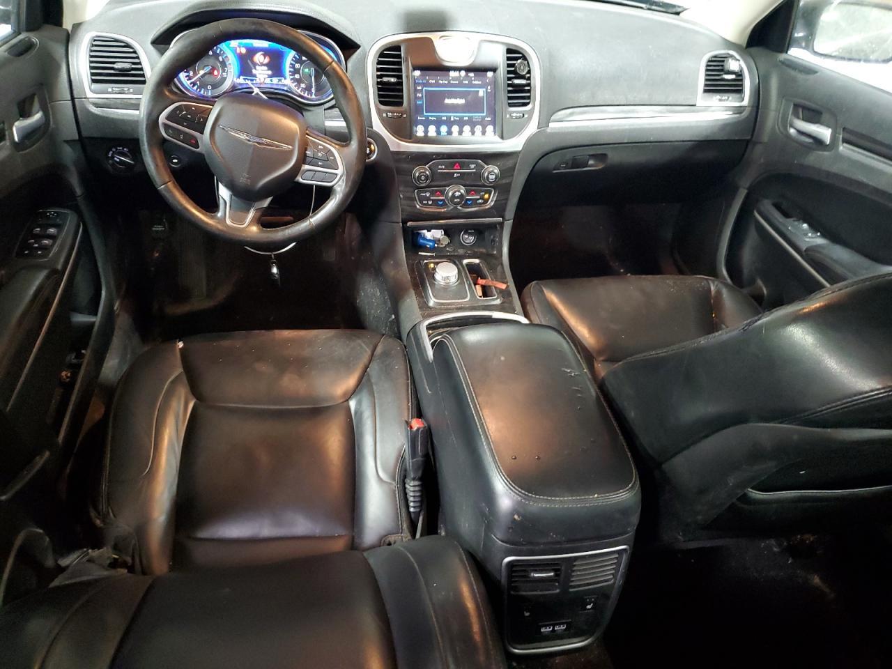 2019 CHRYSLER 300