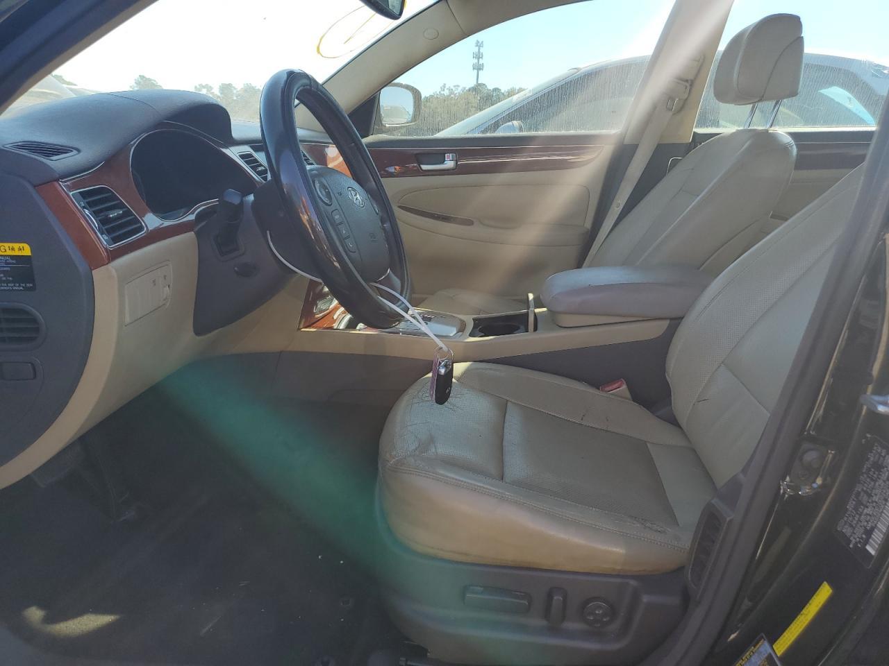 2013 HYUNDAI GENESIS