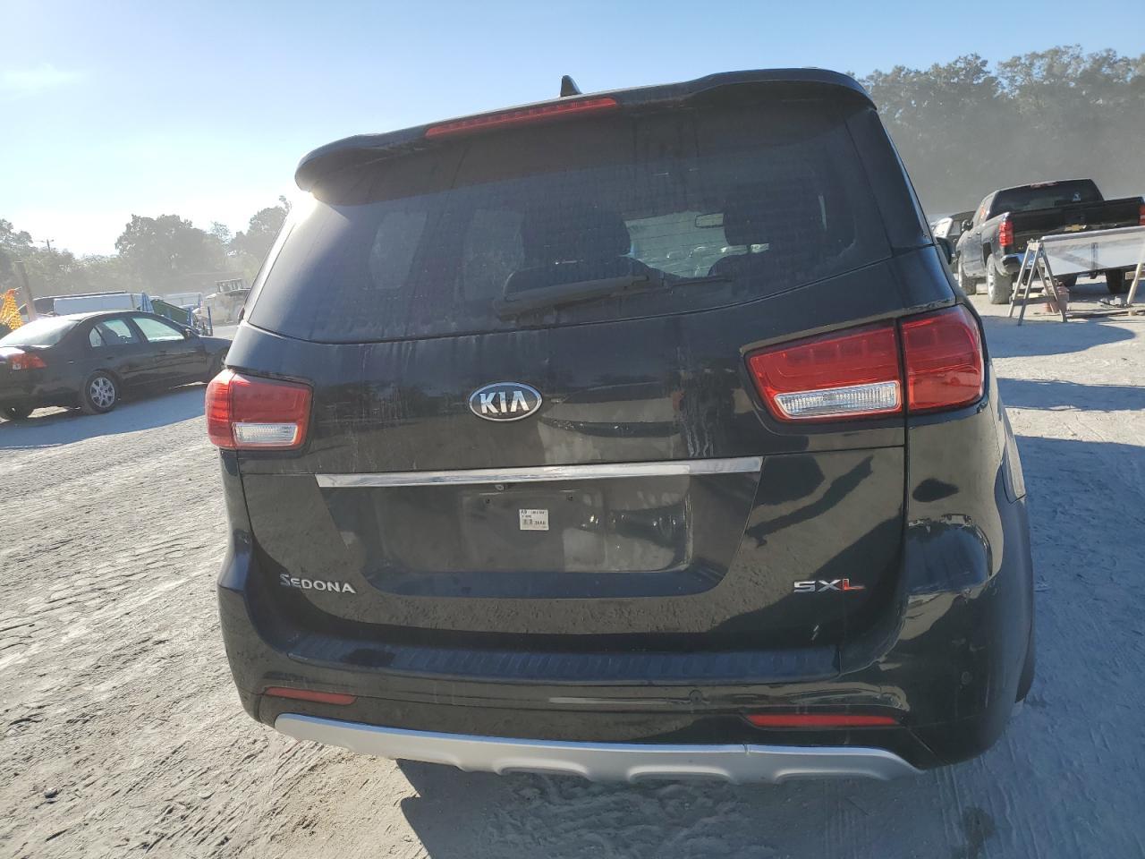 2015 KIA SEDONA
