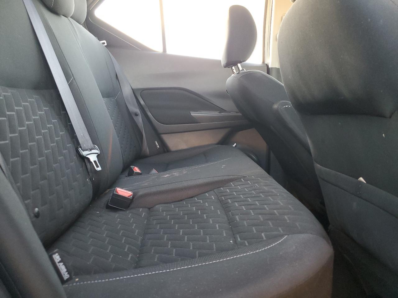 2021 NISSAN KICKS
