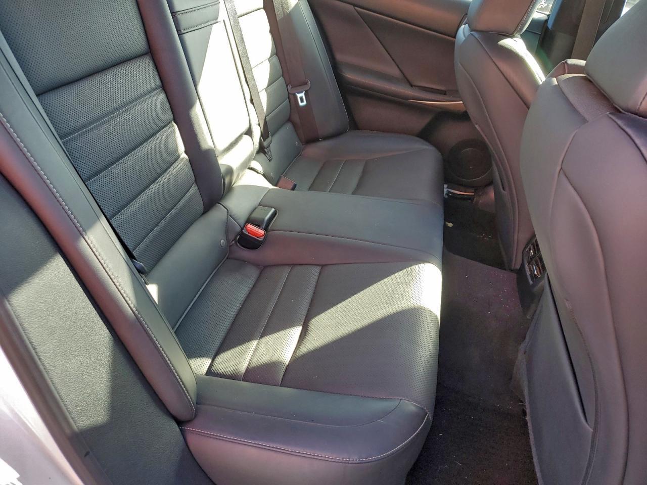 2019 LEXUS IS 300