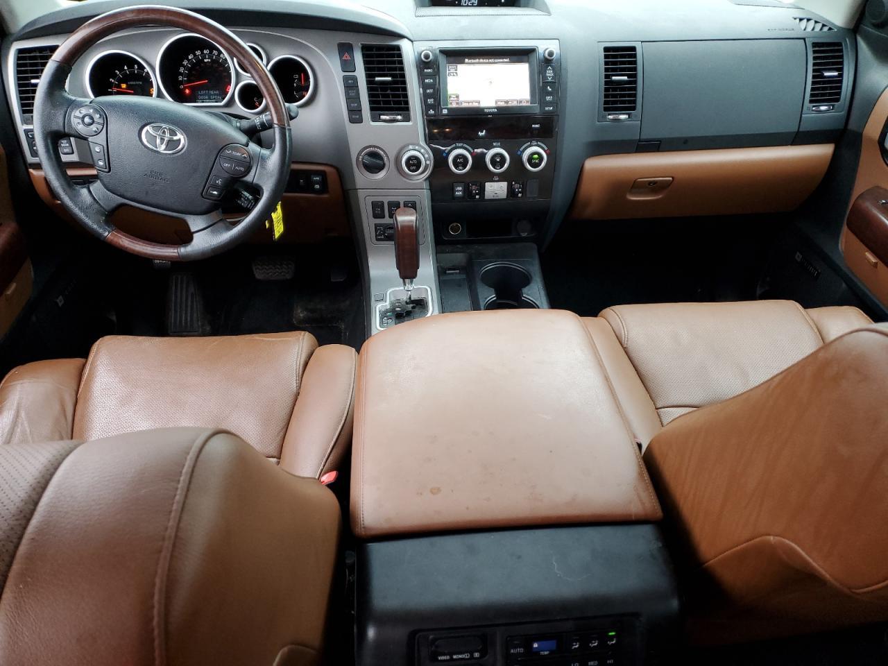 2013 TOYOTA Sequoia