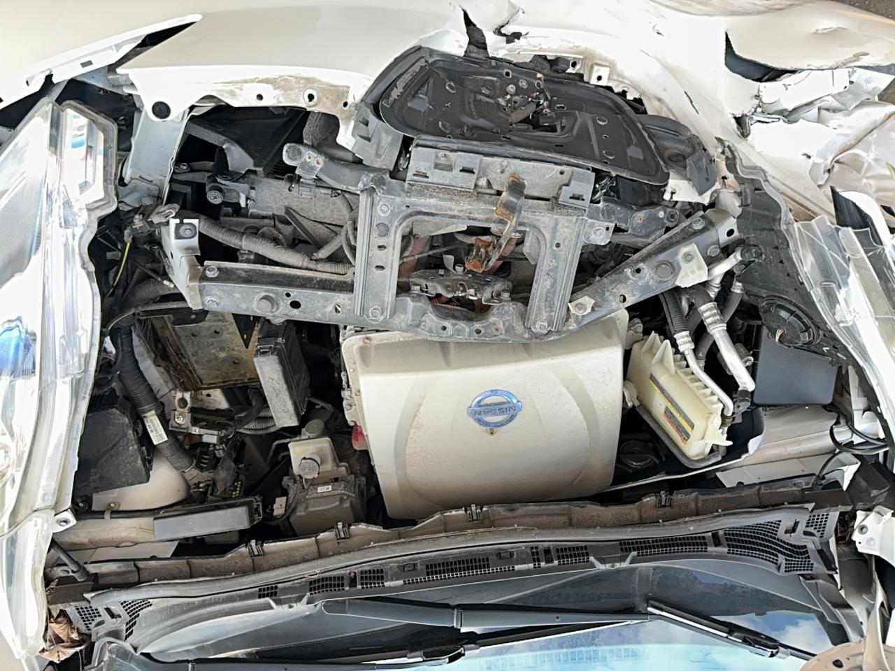 2015 NISSAN LEAF