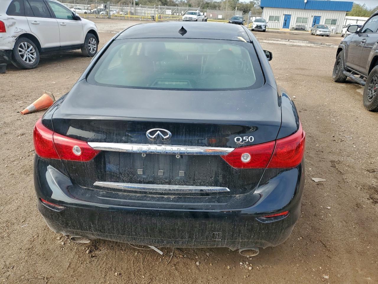 2015 INFINITI Q50