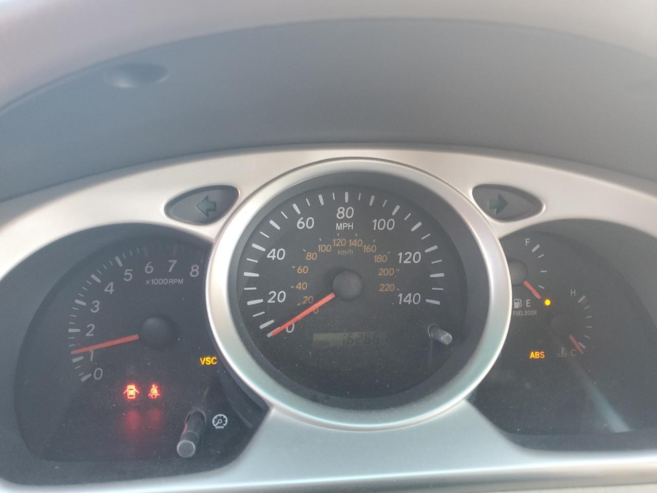 2004 TOYOTA HIGHLANDER