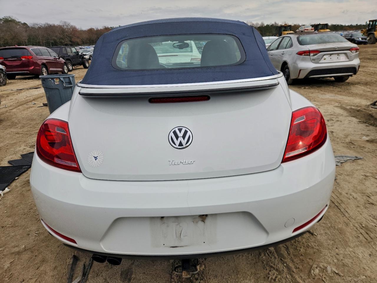 2016 VOLKSWAGEN Beetle