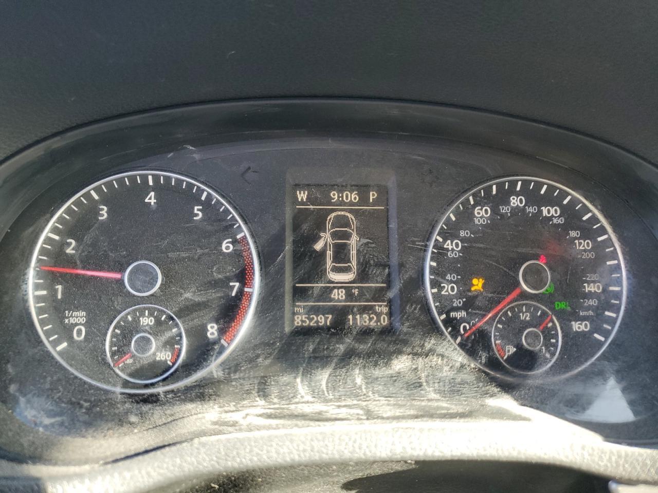 2014 VOLKSWAGEN Passat