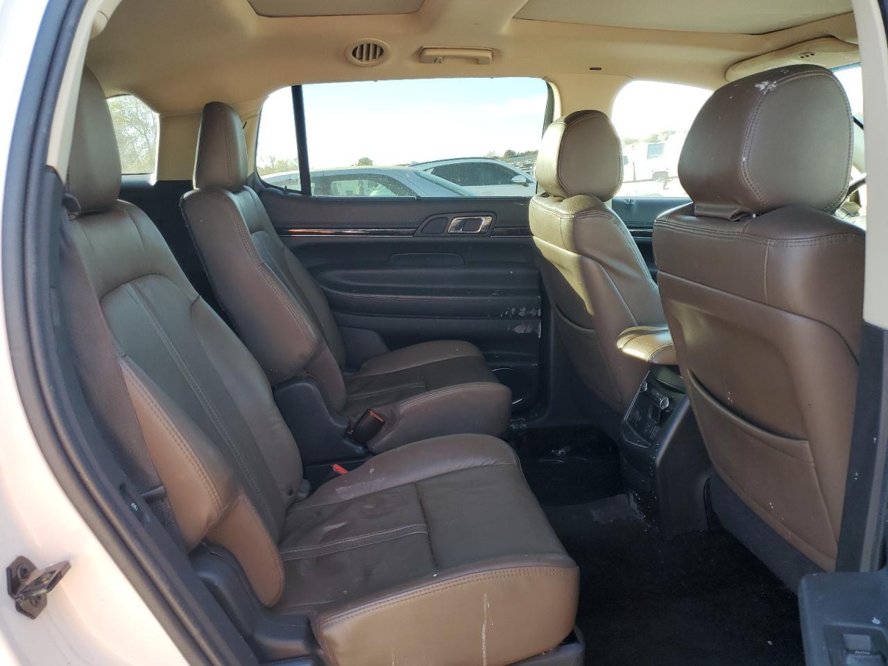 2014 LINCOLN MKT