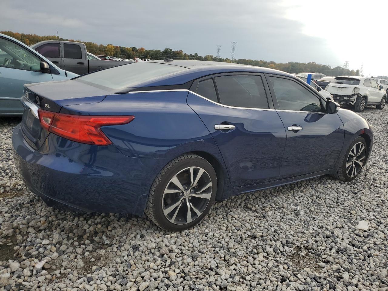 2017 NISSAN Maxima