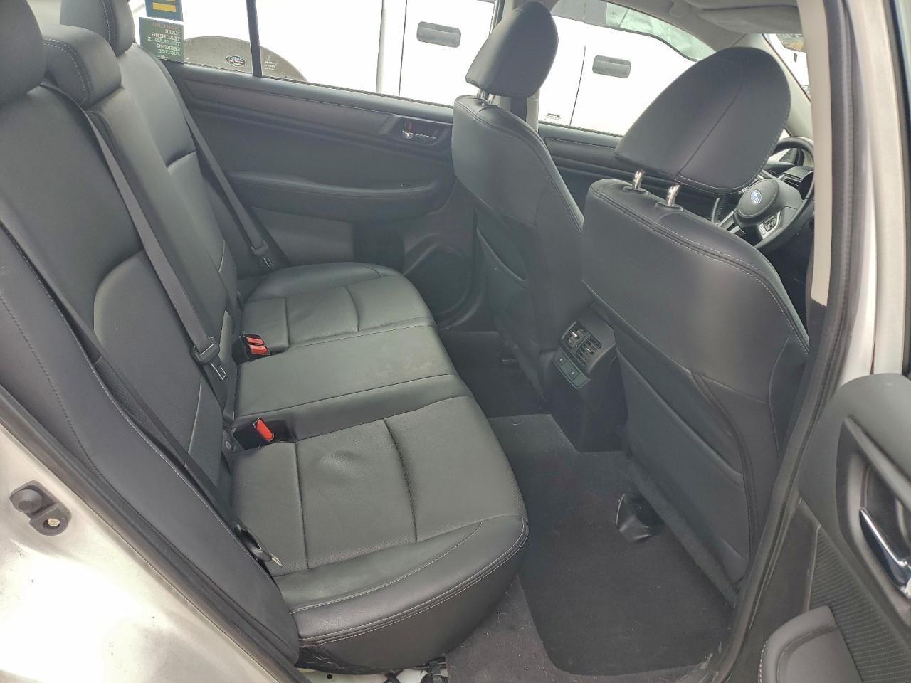 2017 SUBARU Legacy