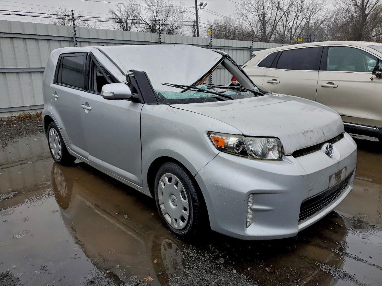 2015 TOYOTA SCION