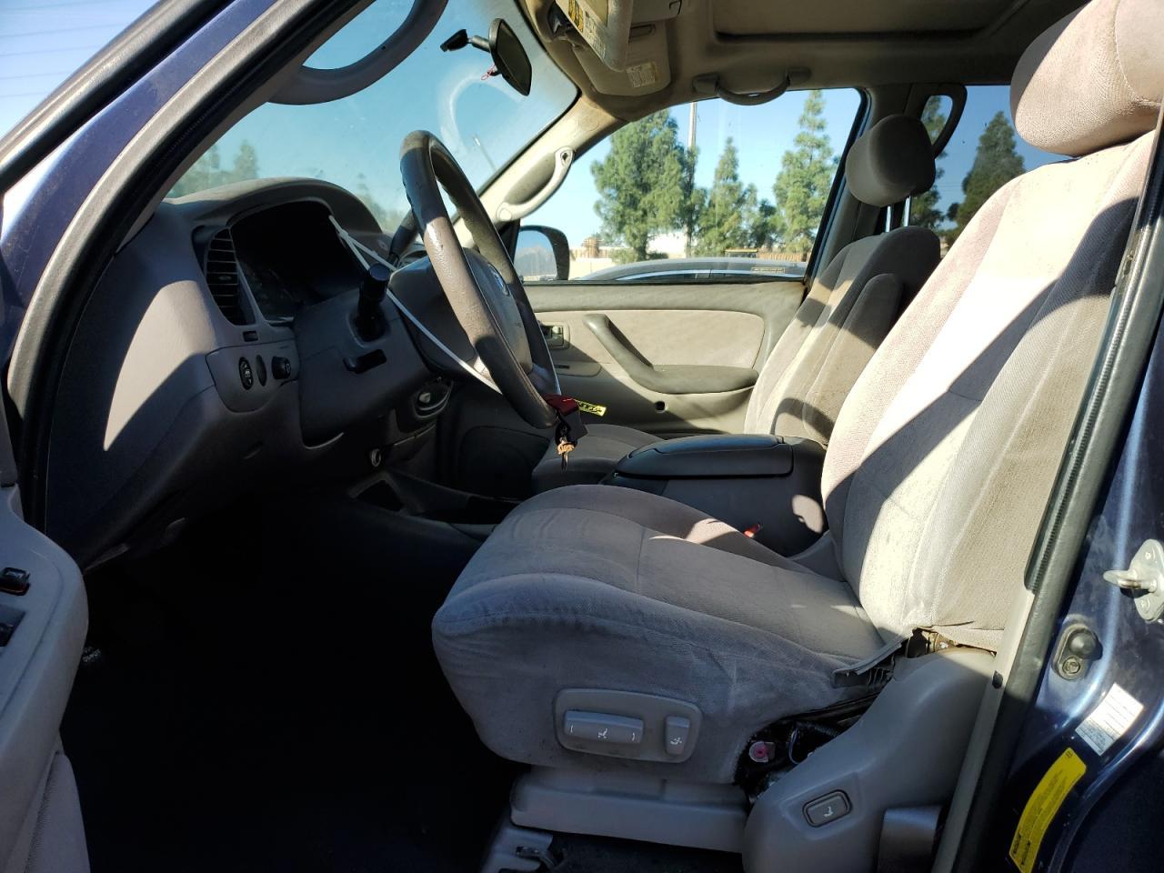 2003 TOYOTA Sequoia