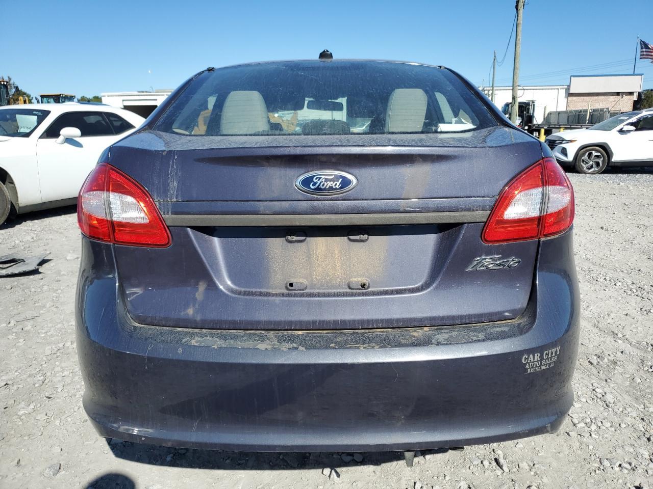 2013 FORD Fiesta