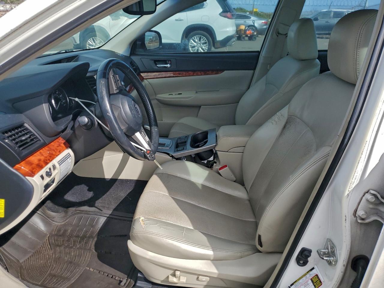 2011 SUBARU Legacy