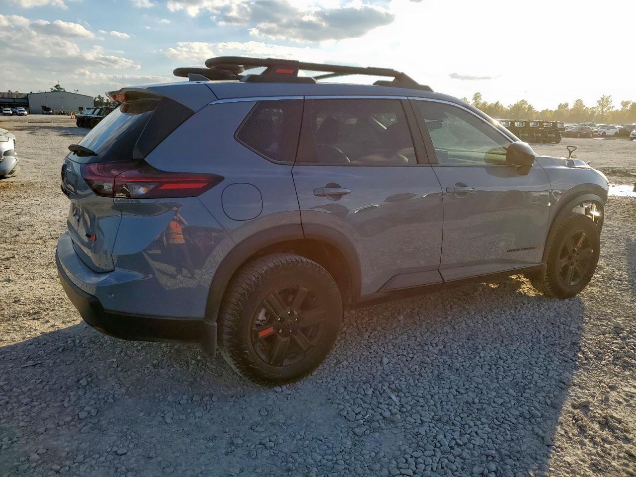 2025 NISSAN ROGUE