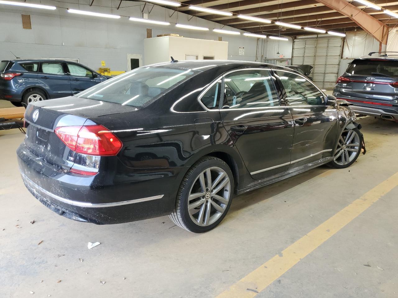 2016 VOLKSWAGEN Passat