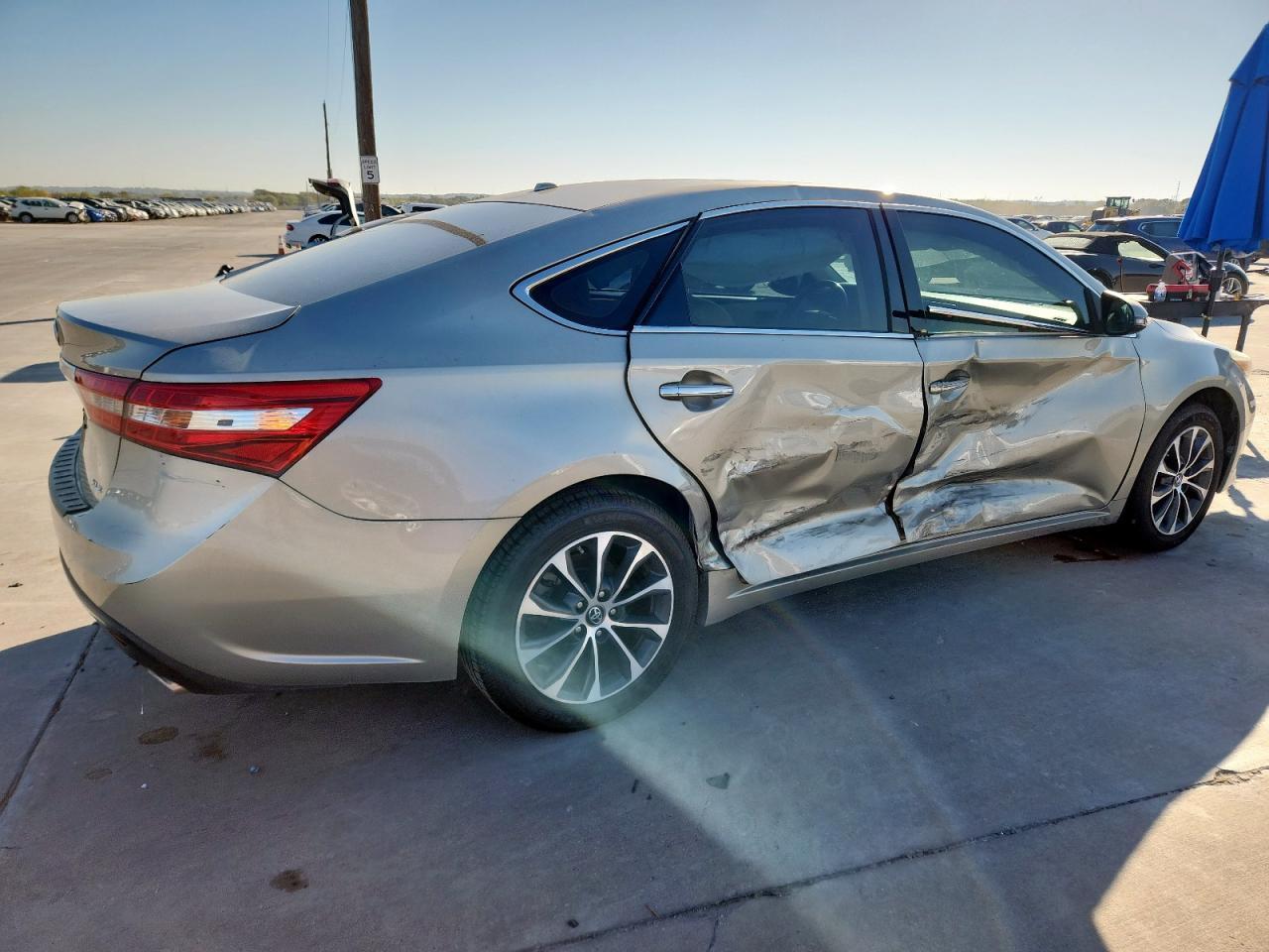 2018 TOYOTA Avalon
