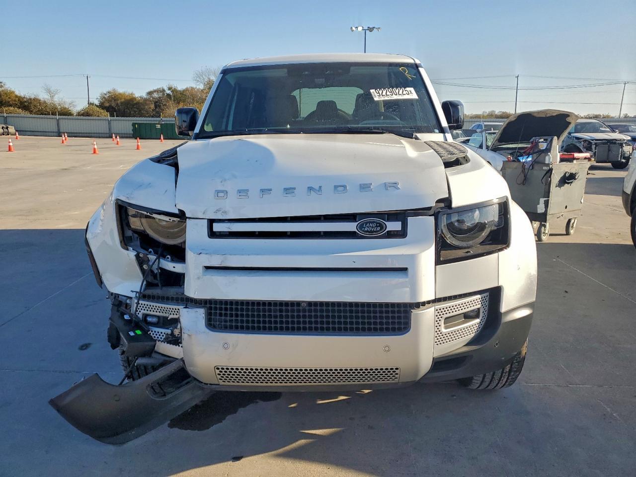 2024 LAND ROVER Defender