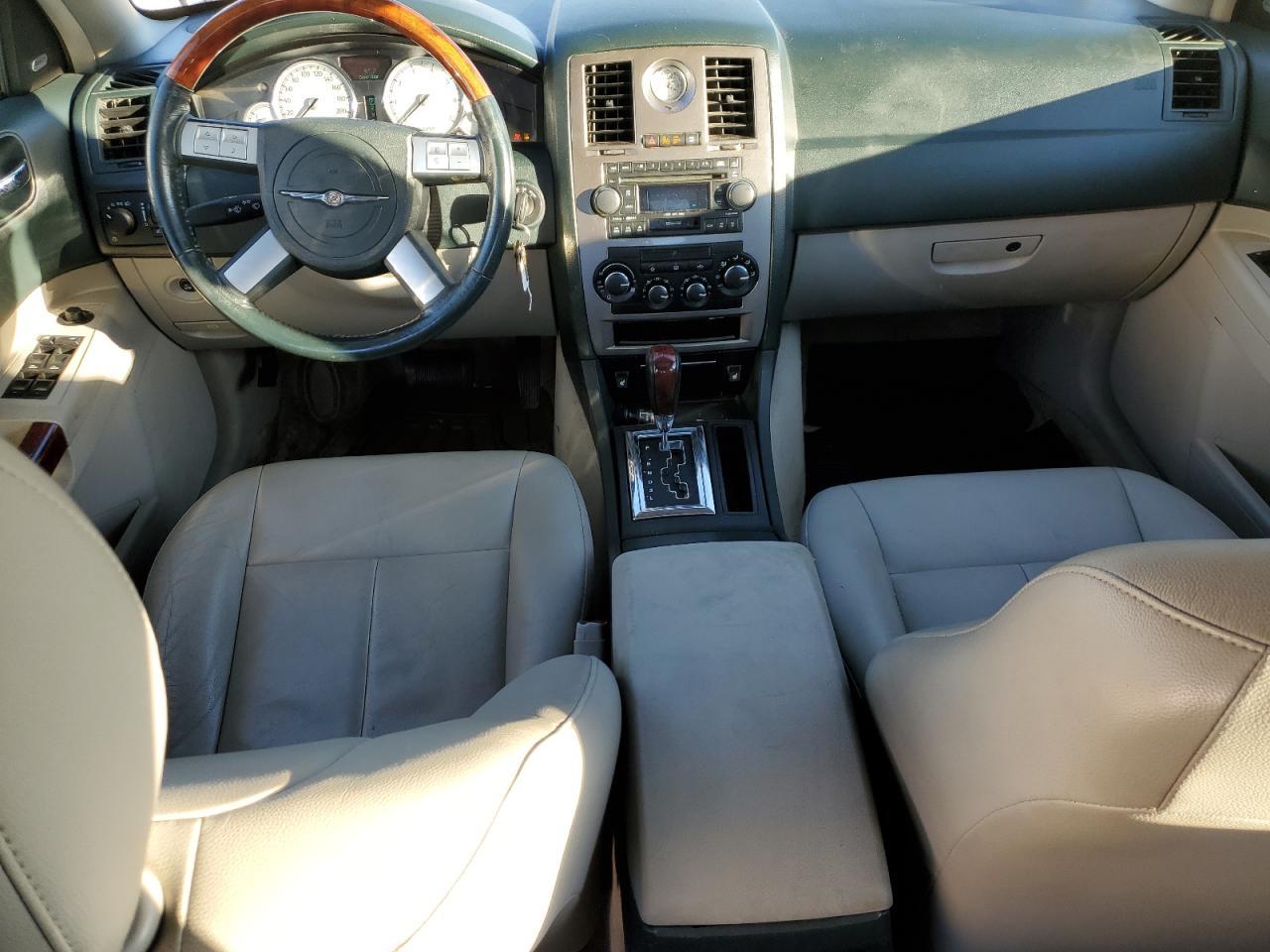 2005 CHRYSLER 300