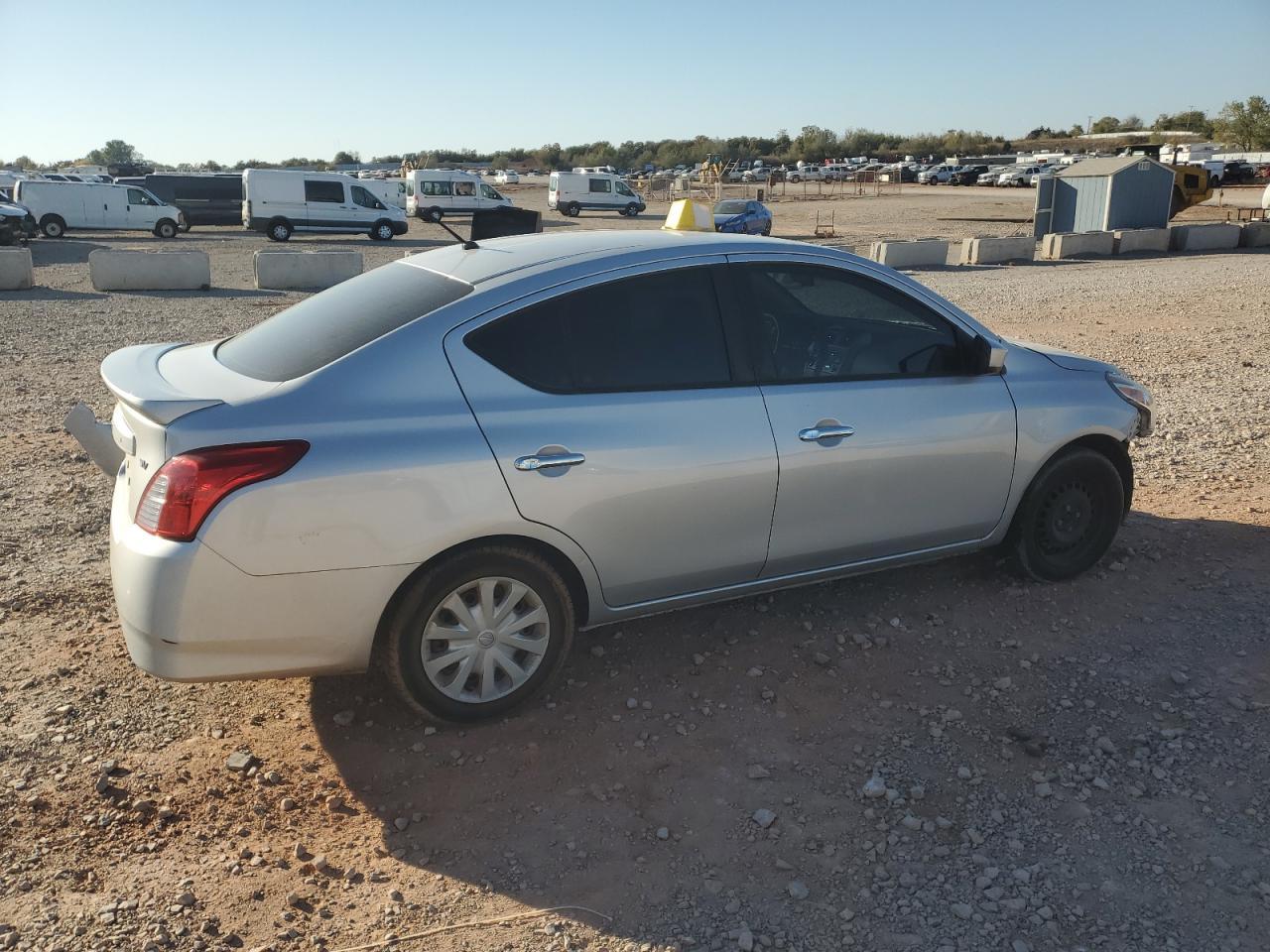 2017 NISSAN VERSA