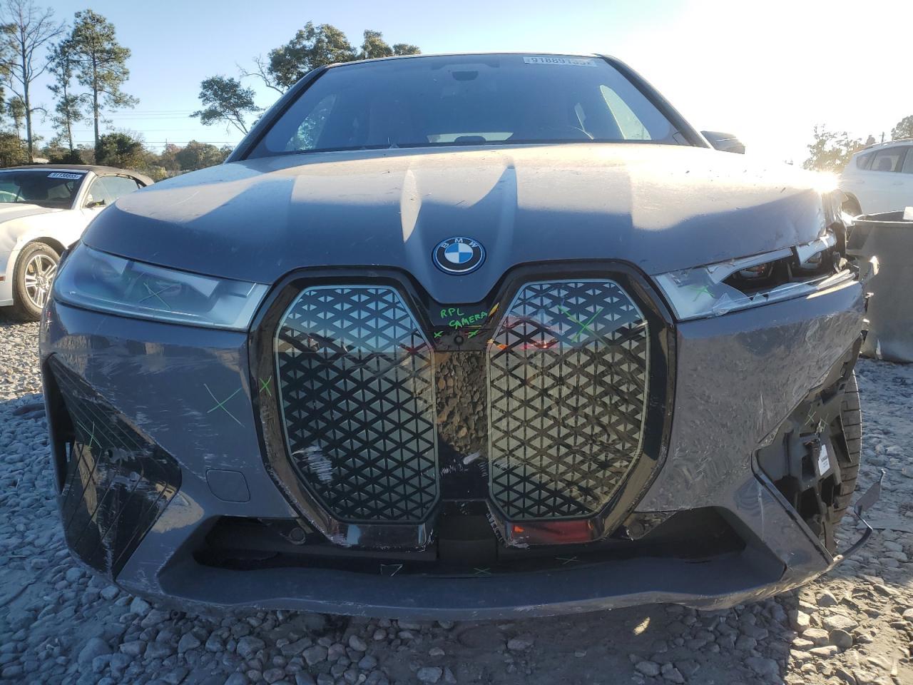 2025 BMW iX