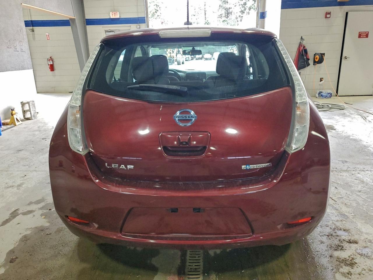 2016 NISSAN LEAF