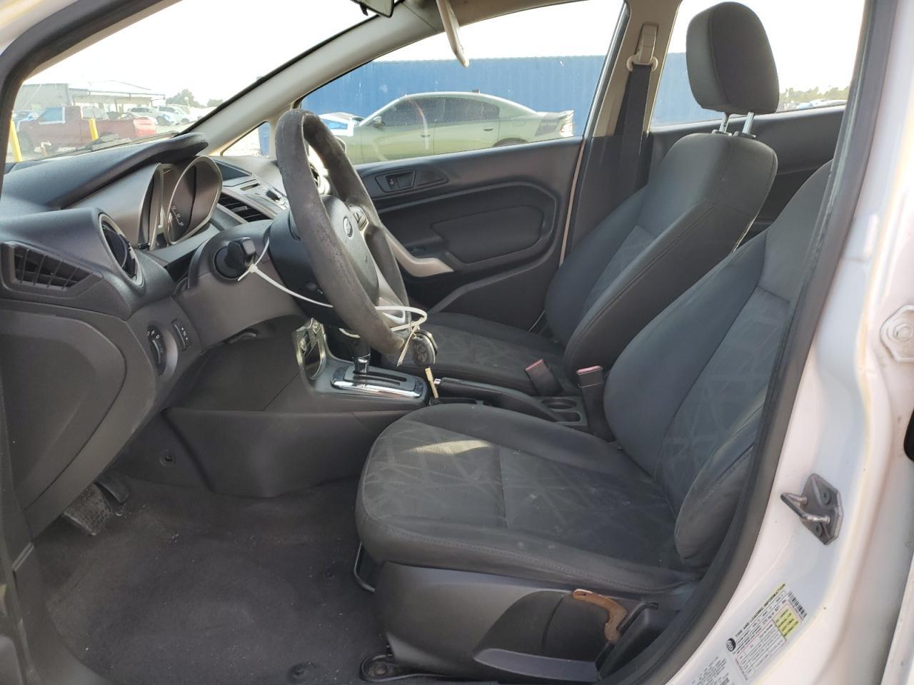 2011 FORD Fiesta