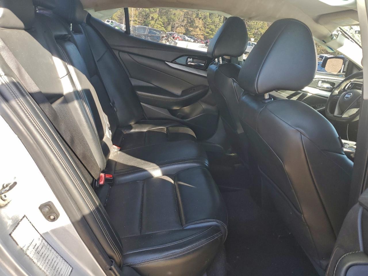 2017 NISSAN Maxima