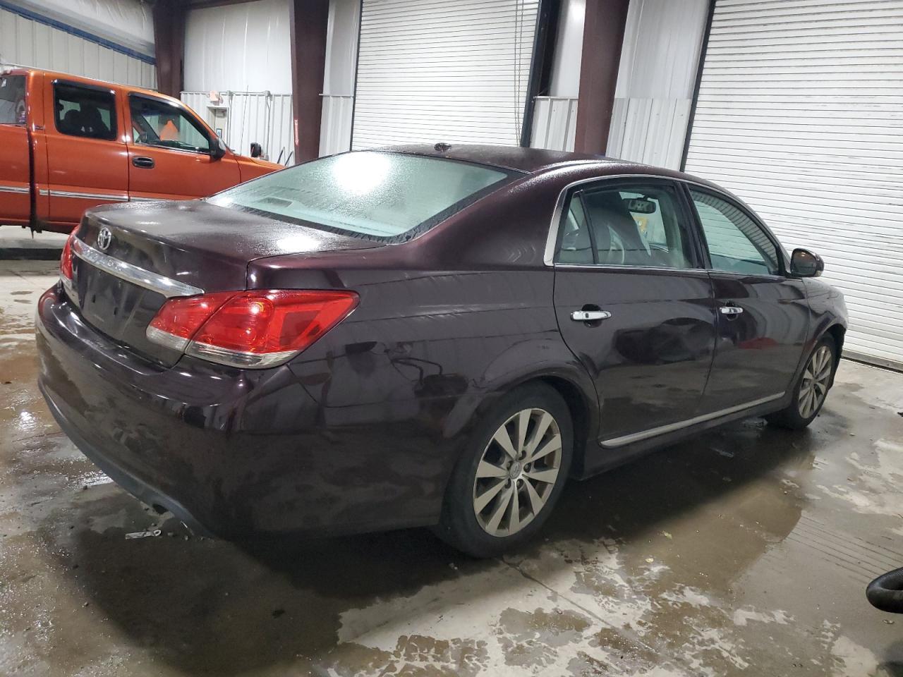 2011 TOYOTA Avalon